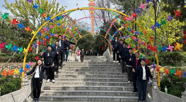 踏青登山，与春同行——安罗高速第二总监办组织清明踏青活动